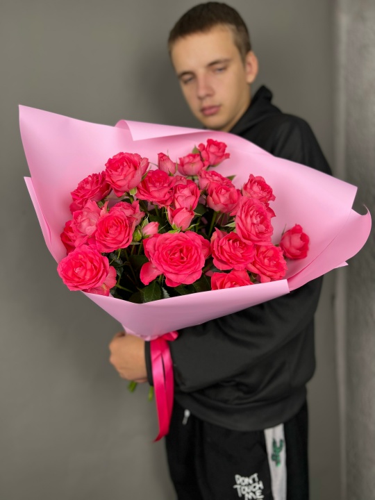 Букет из кустовых роз