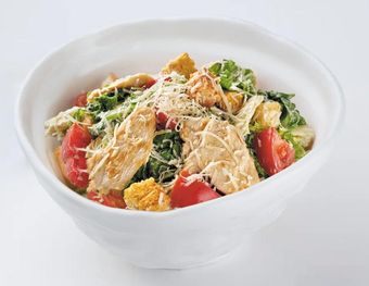 Салат Цезарь с курицей