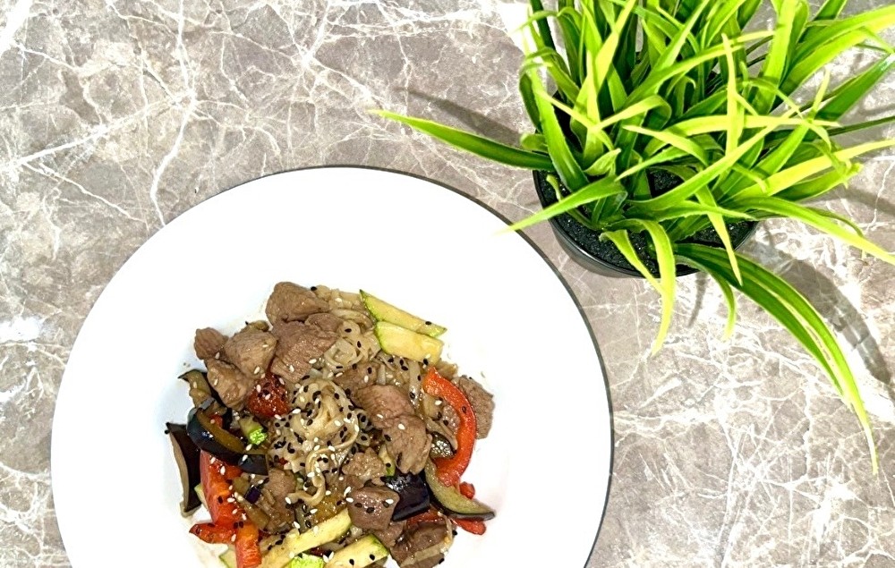 Wok со свининой