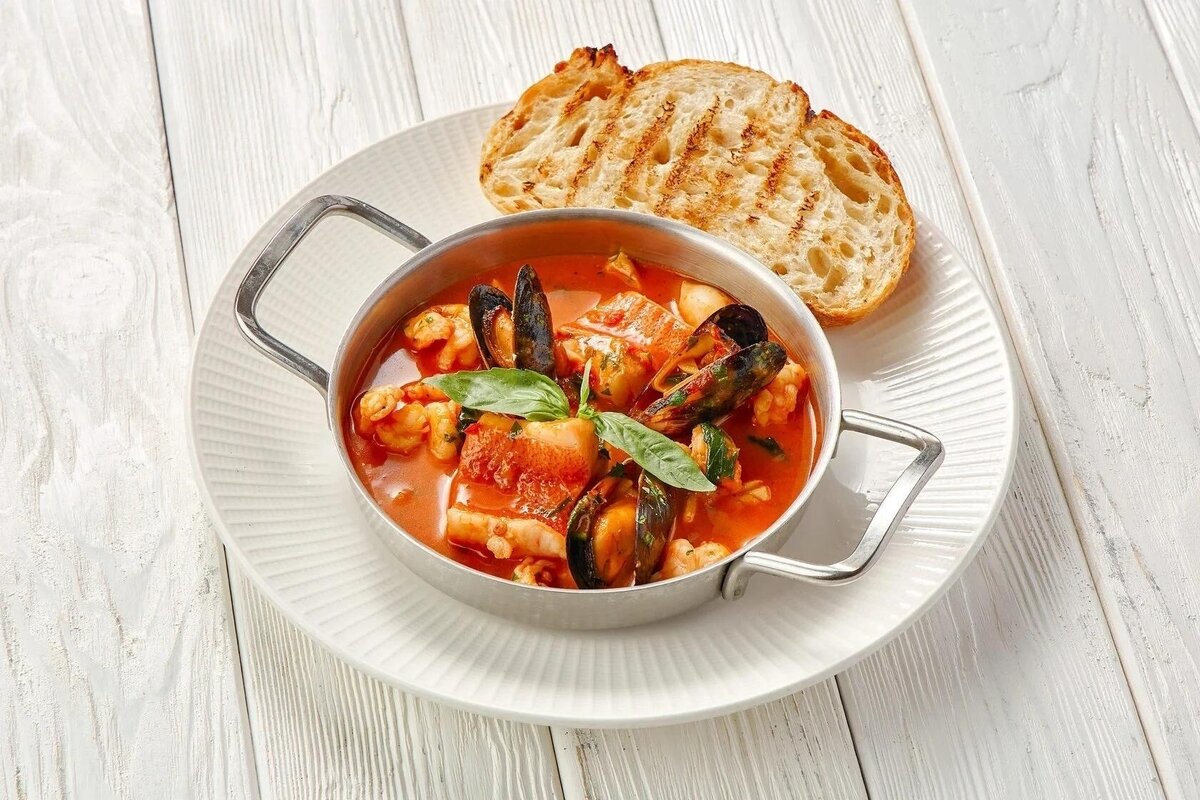 Морепродукты по-неаполитански