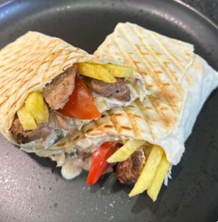 Шаурма с картофелем фри и куриным шашлыком