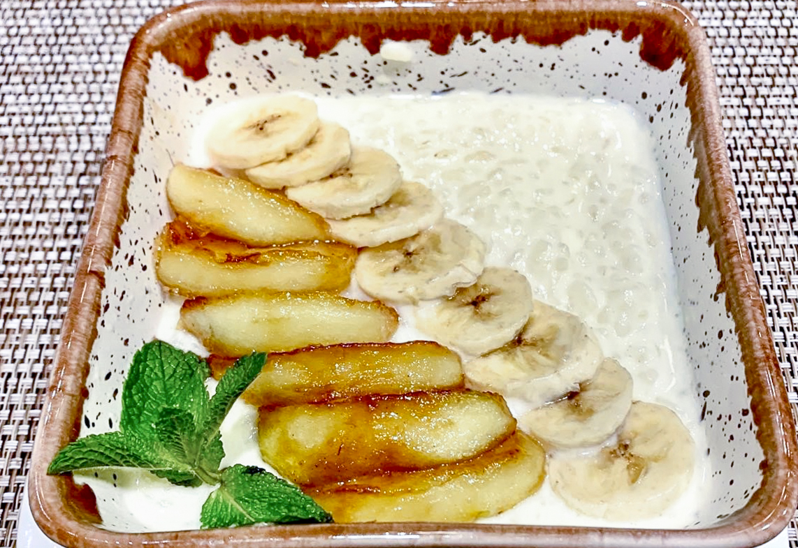 Каша рисовая на сгущенке с фруктами