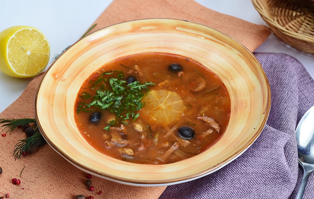 Солянка мясная сборная