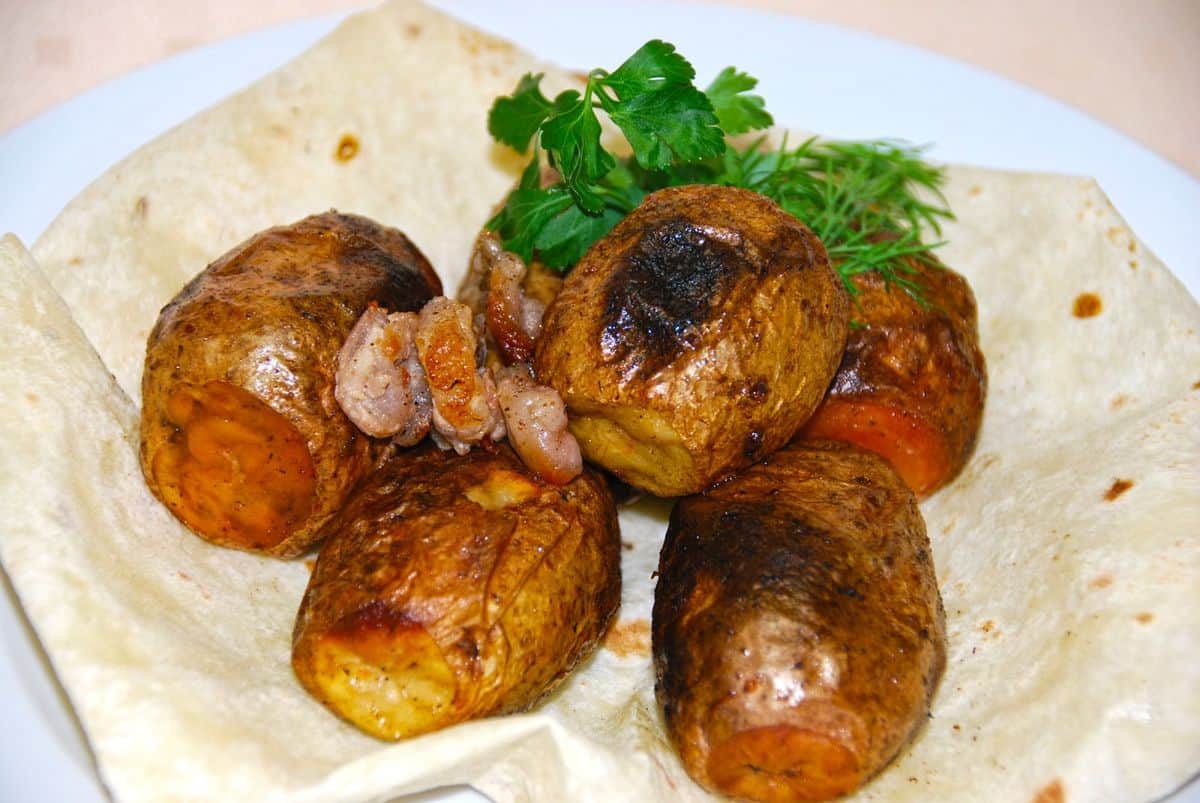 Картошка с беконом на углях