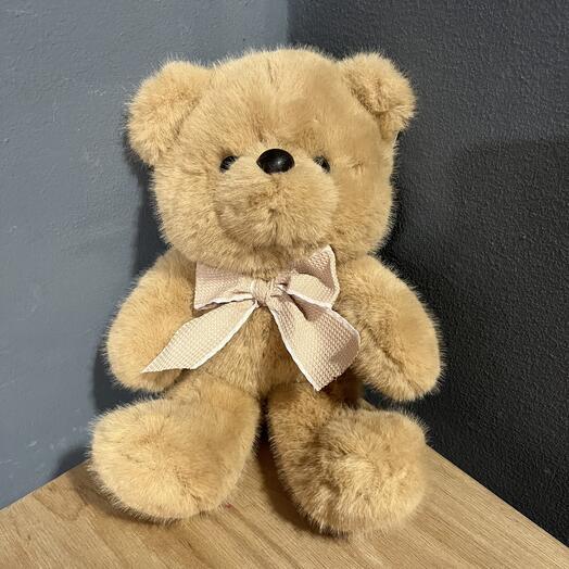 Мишка с бантиком 25 см беж