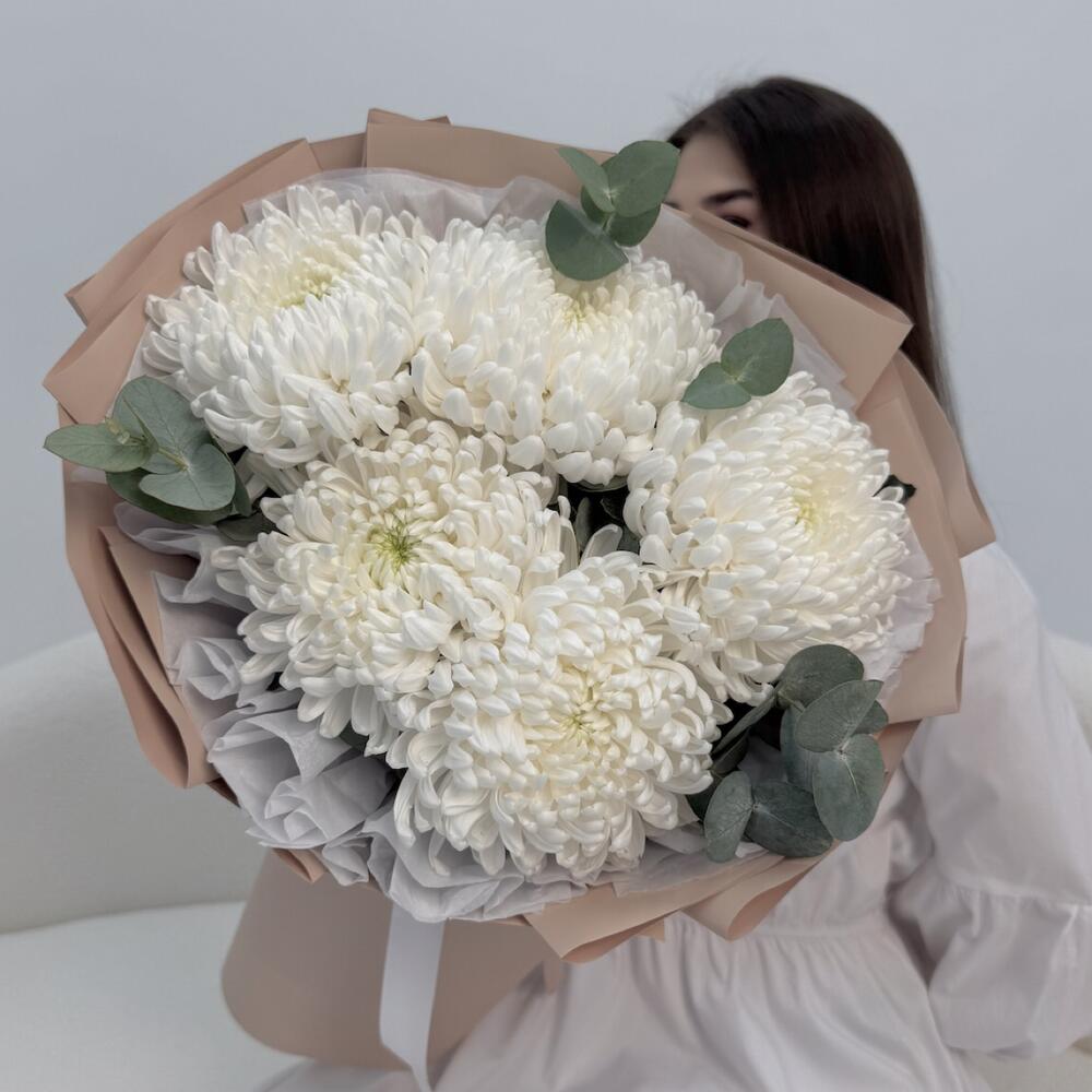 Нежный букет из хризантем