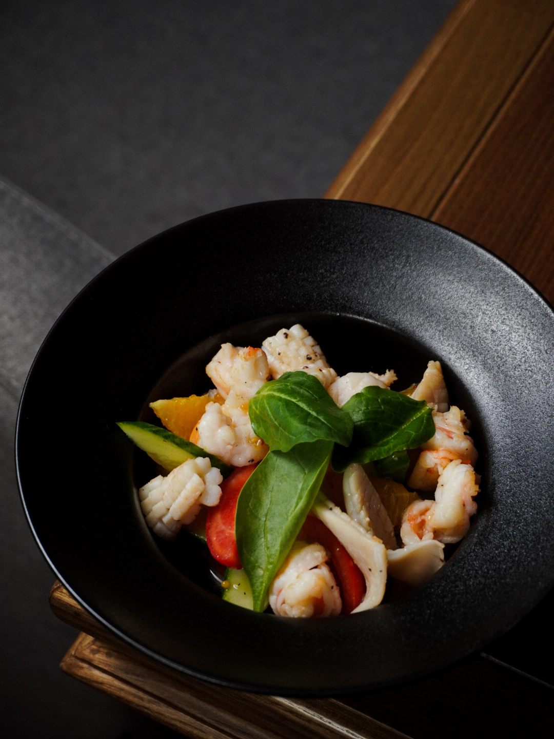 Салат с морепродуктами 