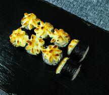 Маки запеченный с крабом
