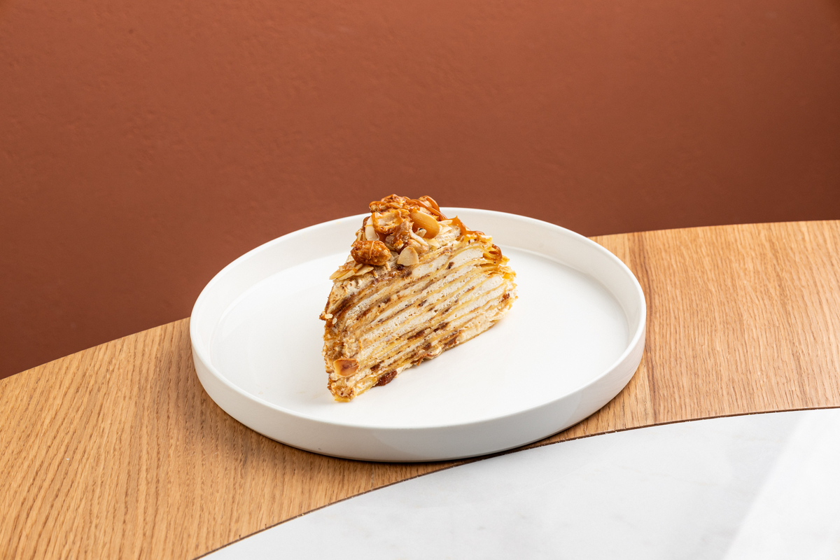 Блинный торт с орехами