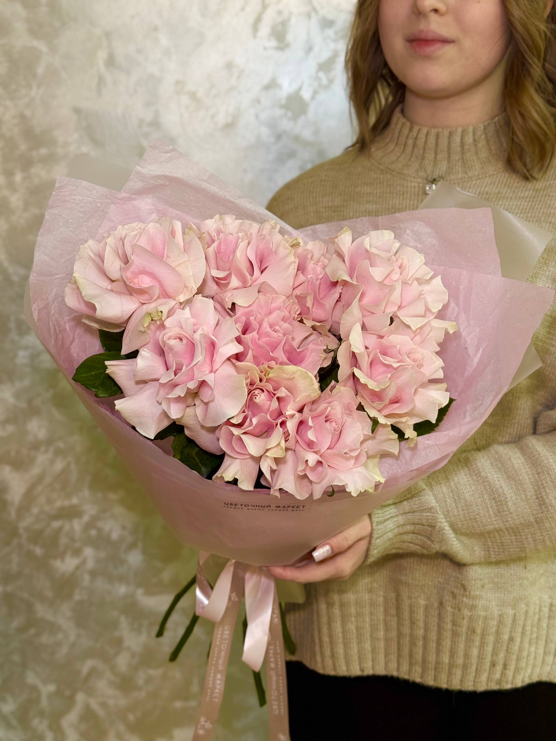 Монобукет нежно розовых французских роз Пинк Мондиаль / 9 шт.