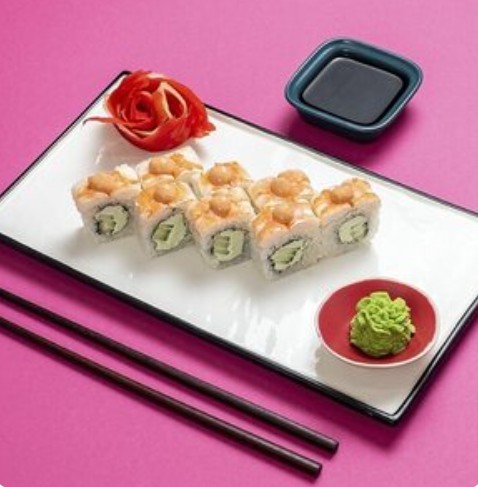 Ролл Васабико с креветками и спайси-соусом