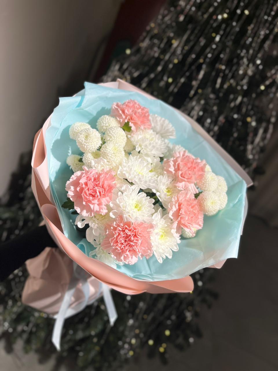 Букет нежный с хризантемой