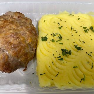 Котлета куриная с картофельным пюре