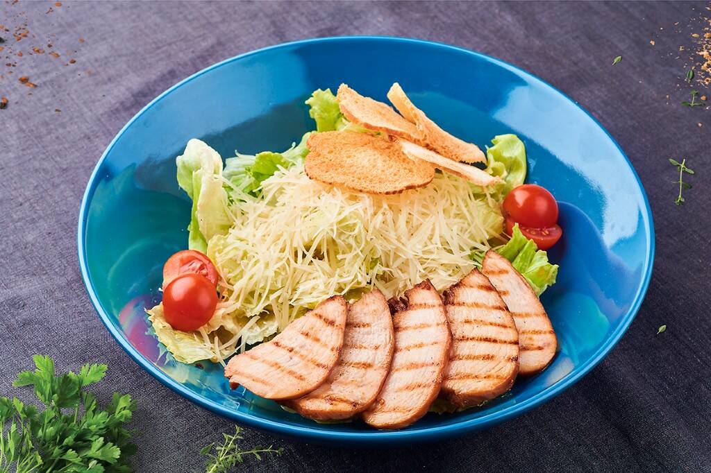 Цезарь с курицей