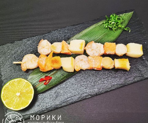Шашлычки с кр.рыбой,креветк. и кальмаром