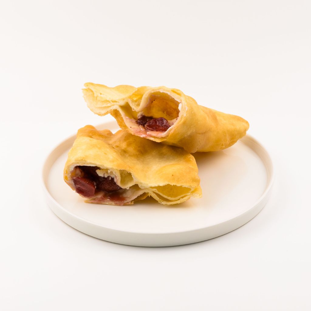 Панцеротти с клубничным джемом и сливочным сыром