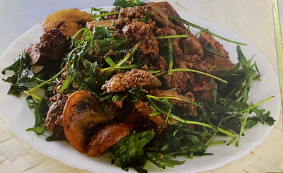 Салат из куриной печени с зеленью 