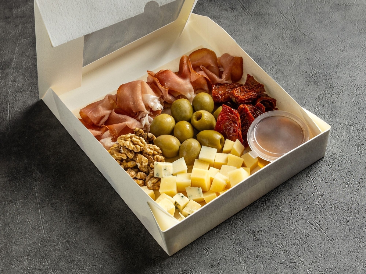 Антипасти Deluxe