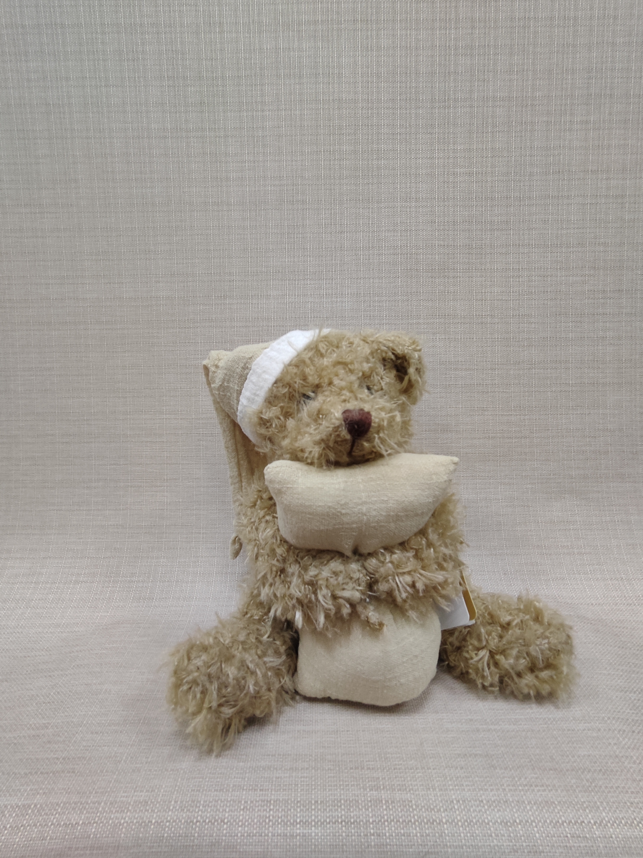 Мишка с подушкой 