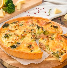 Киш с красной рыбой, моцар. и брокколи