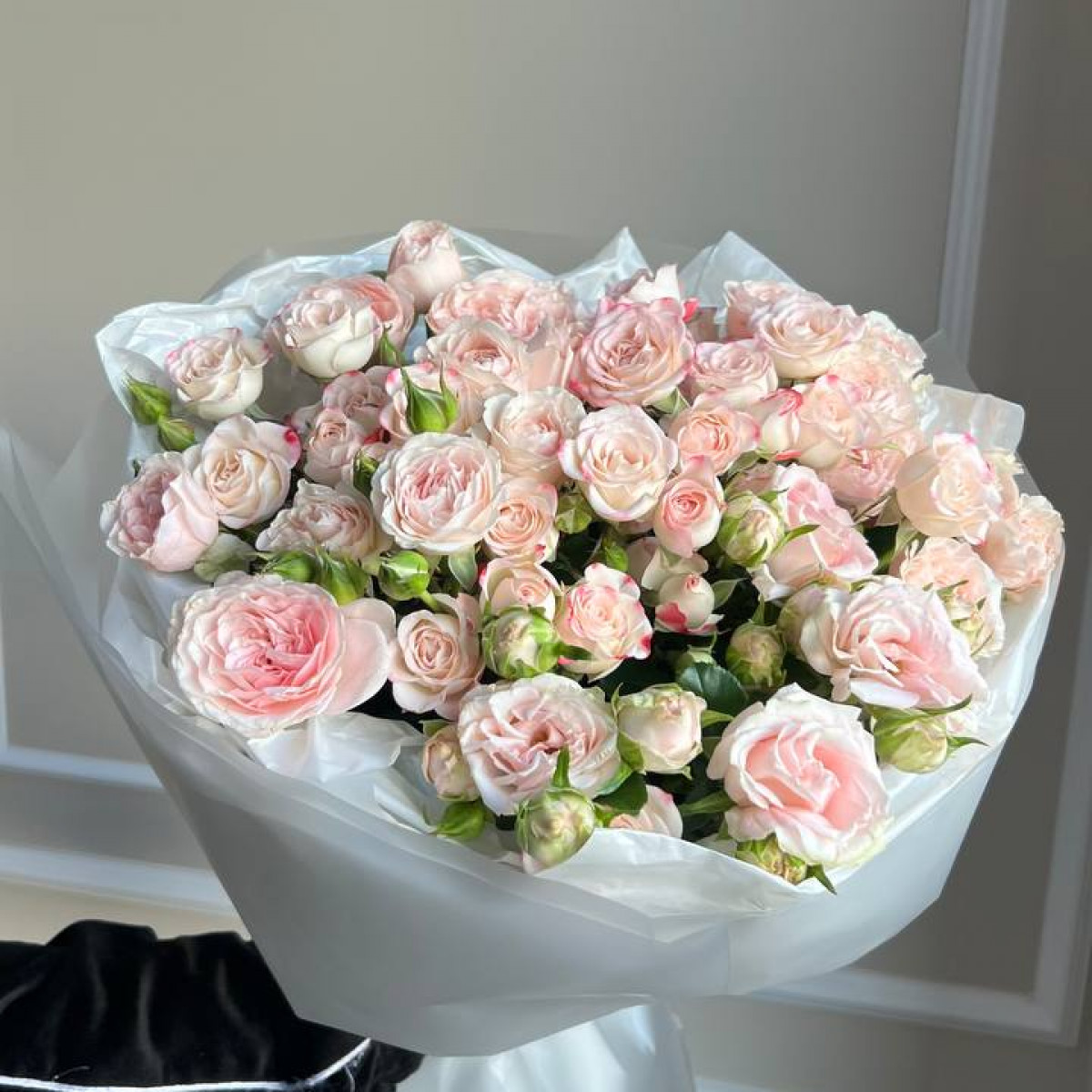 Моно букет из кустовых роз 54 (предзаказ)