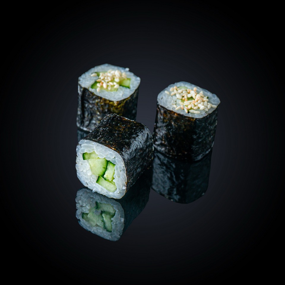Мини с огурцом и кунжутом