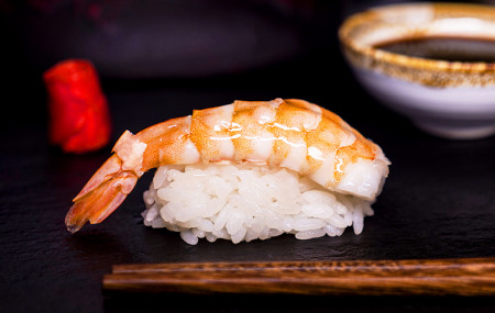 Суши с креветкой