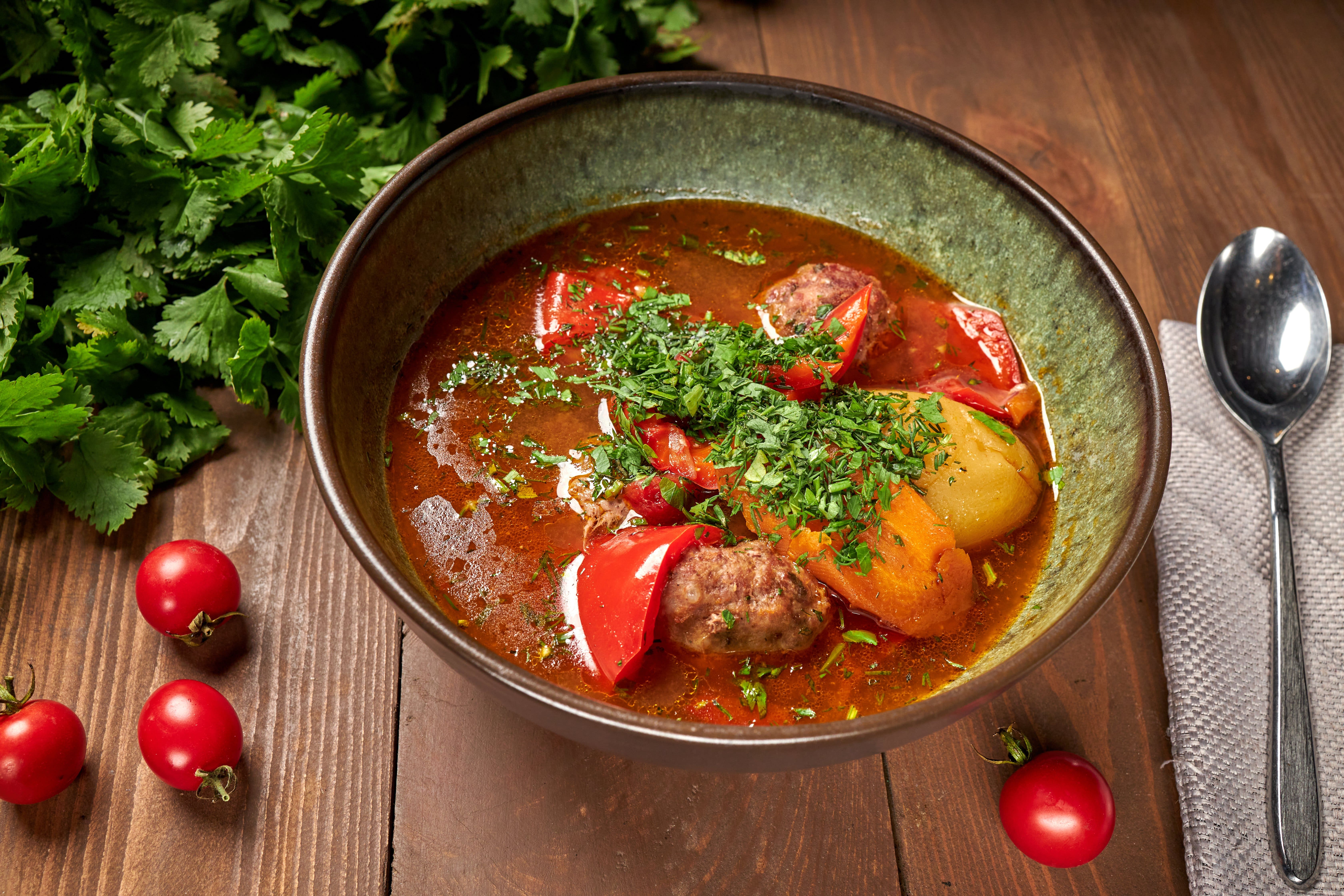 Наваристая шурпа с тефтелями из баранины