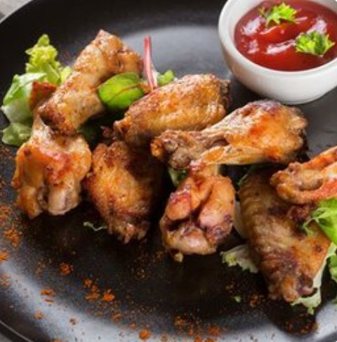Куриные крылышки с соусом BBQ
