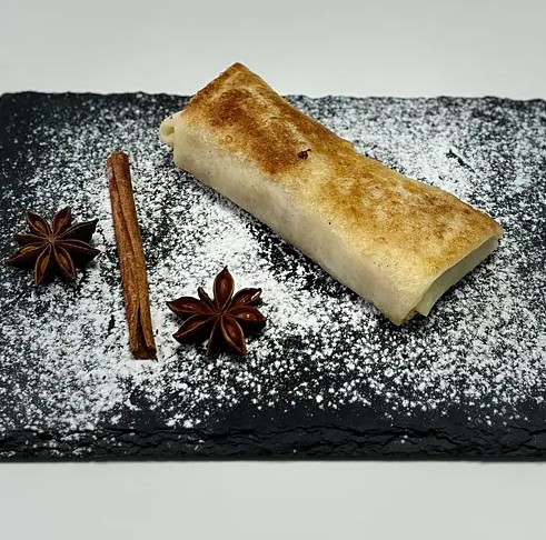 Блин фарширов. творогом и джемом