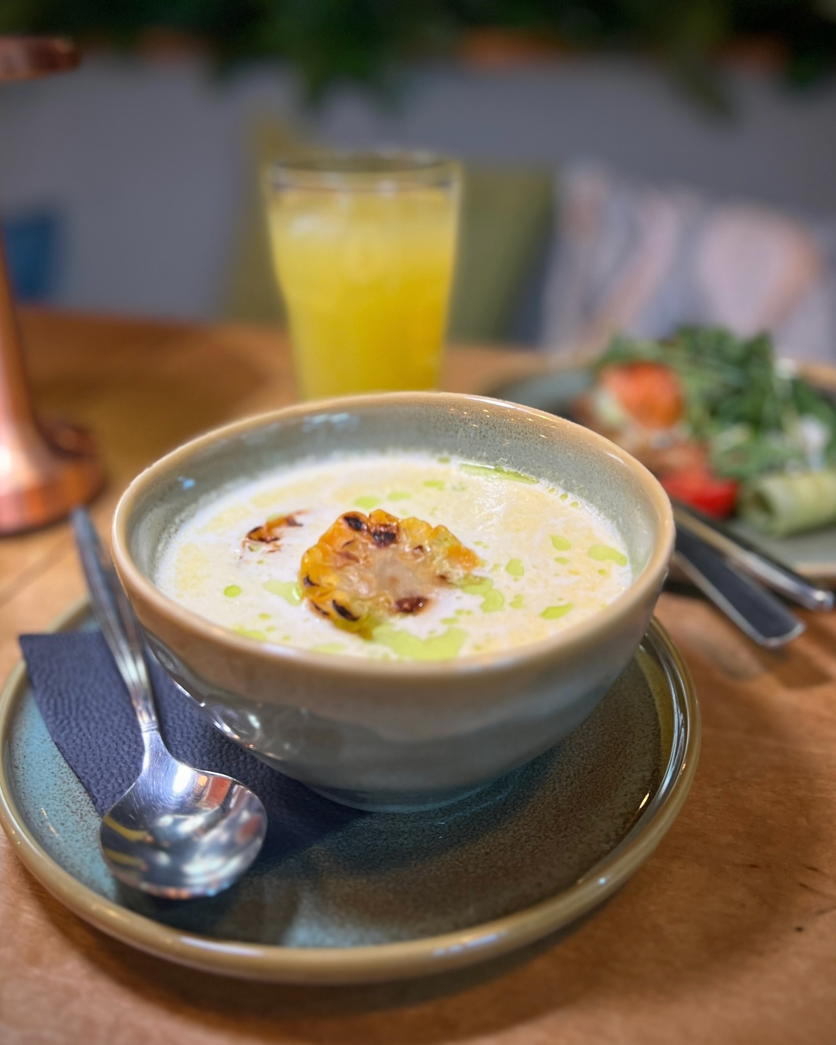 Чаудер с морепродуктами и кукурузой