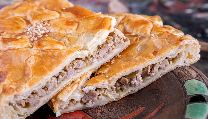 Пирог с мясом слоеный 1 кг
