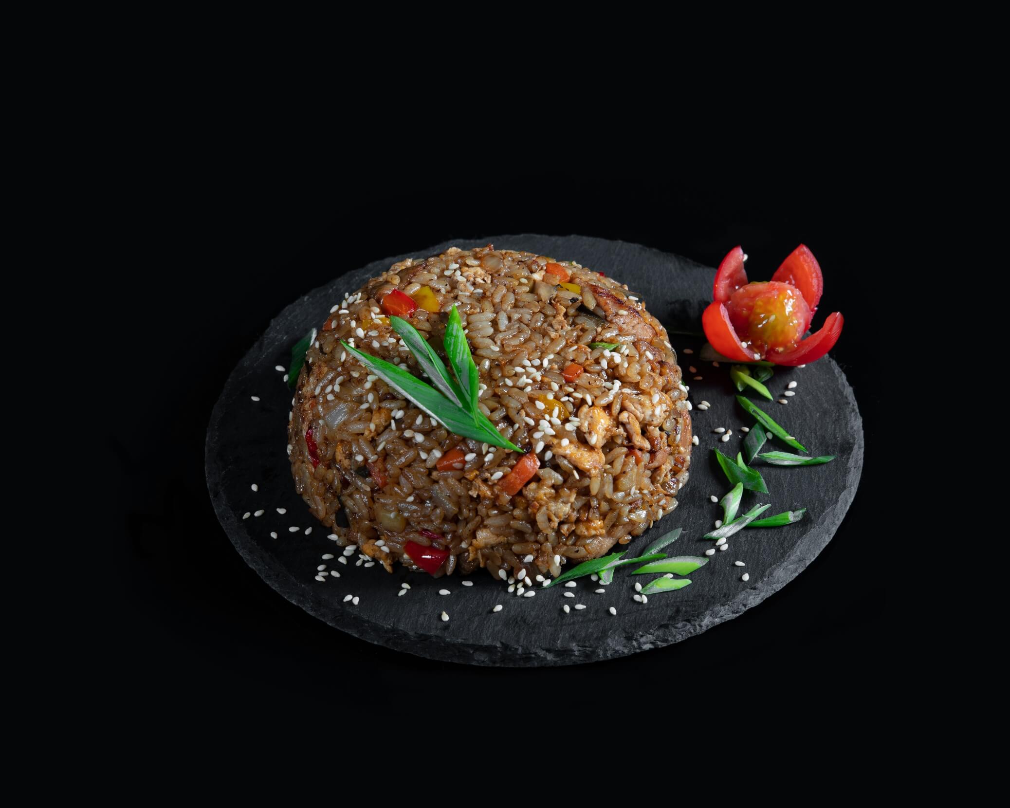 Рис Тяхан с говядиной и овощами