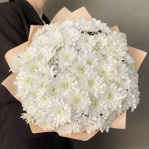 Букет из 15 белых кустовых хризантем