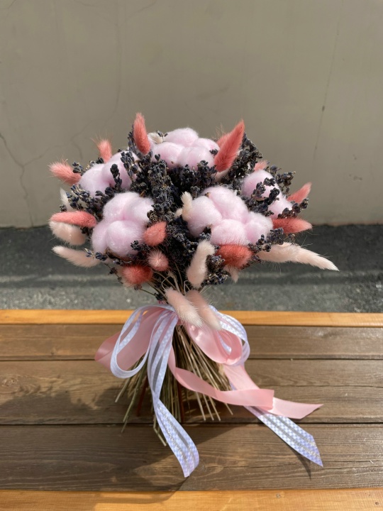 Букет с хлопком и лавандой