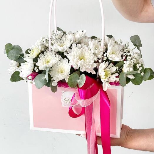 Композиция «Мелодия нежности» из хризантем