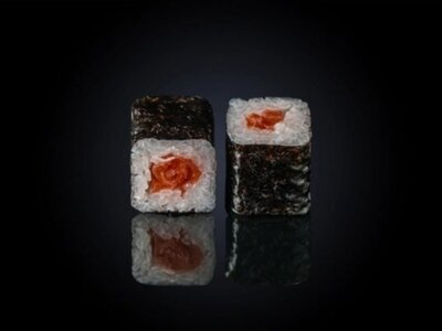 Ролл с лососем