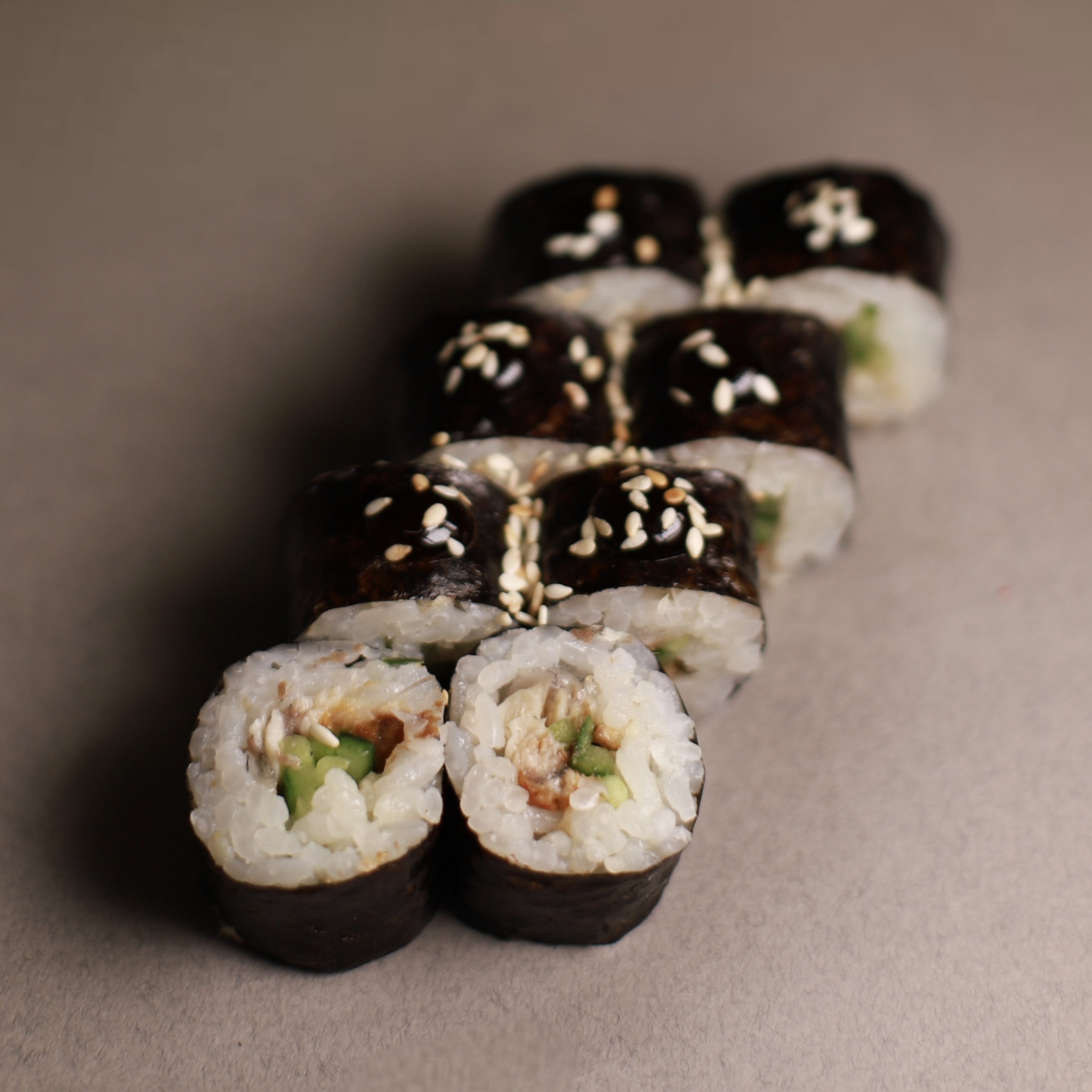 Ролл с угрем