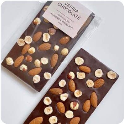 Темный шоколад 53% Almond hazelnut