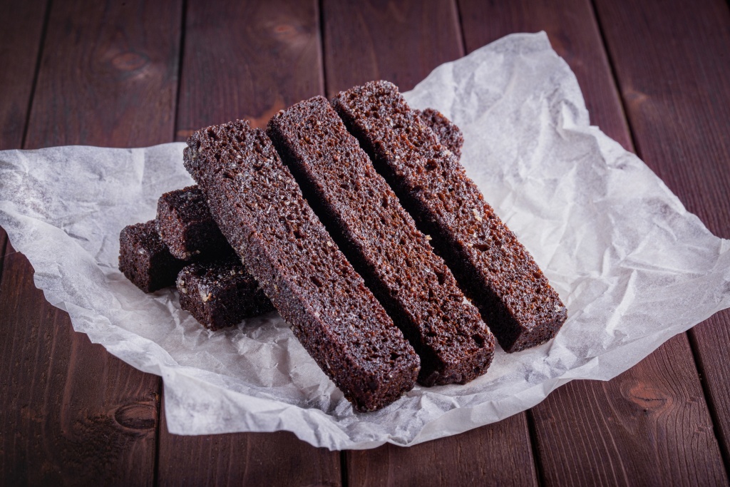 Гренки с чесночным соусом