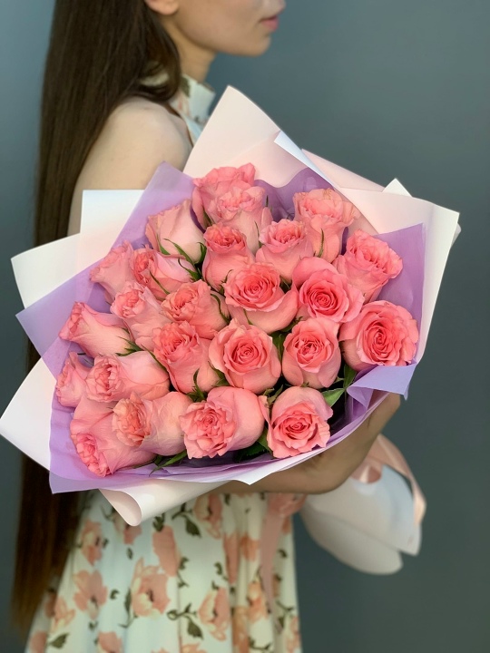 25 розовых роз Кения