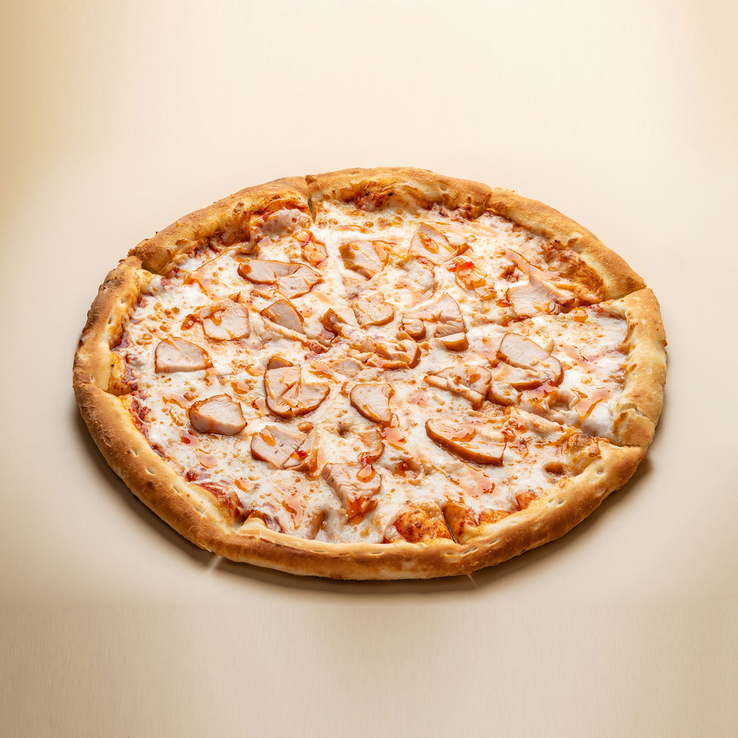 Пицца с курицей и сладким чили