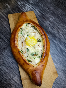 Хачапури по-аджарски с курицей