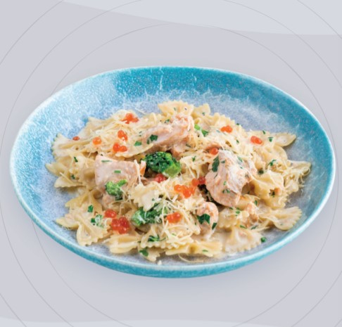 Фарфалле с лососем и брокколи