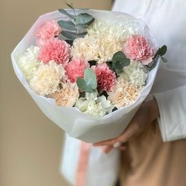 15 диантусов с эвкалиптом