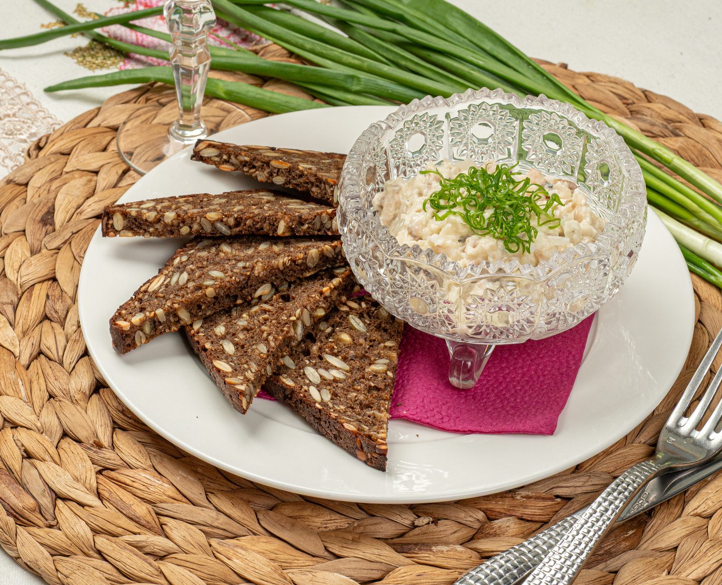 Форшмак с ржаными гренками
