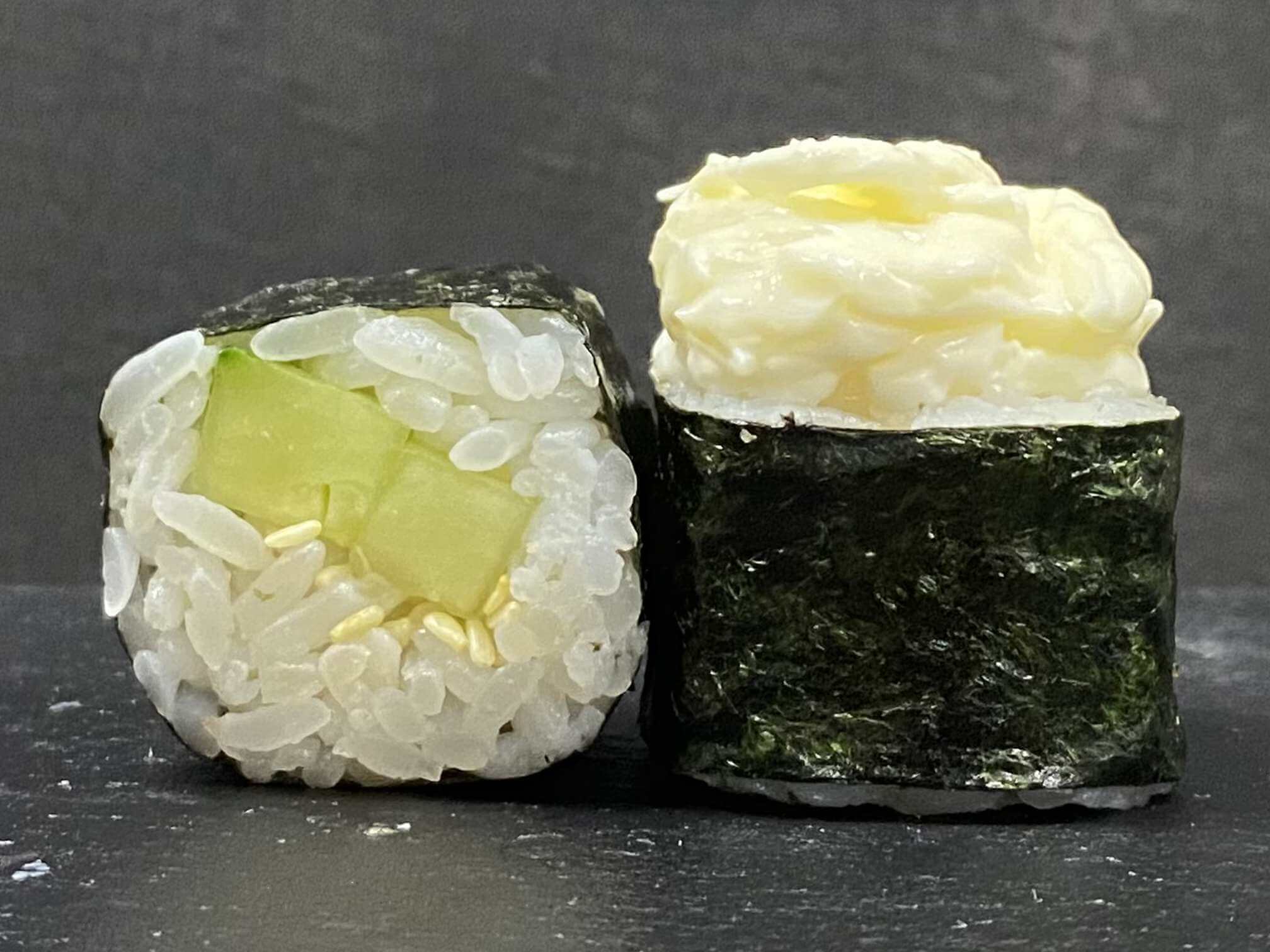 Запеченный ролл с огурцом