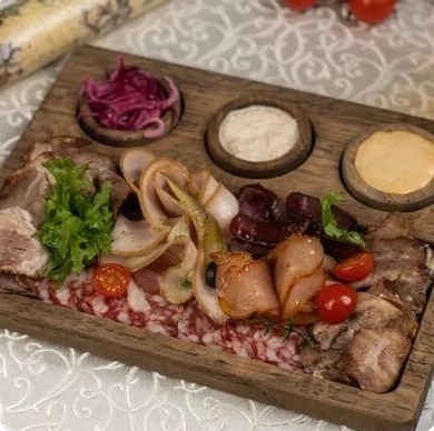 Мясная тарелка