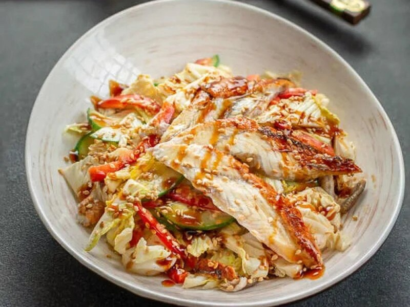 Салат с угрем