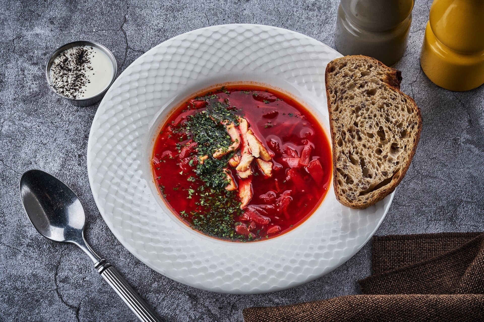 Борщ с курицей и хрустрадой